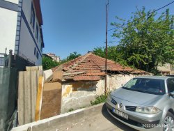 4761 ada, 4 parsel üzerindeki Metruk Yapı İlanı