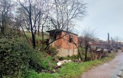 6545 ada, 1 parsel üzerindeki Metruk Yapı İlanı