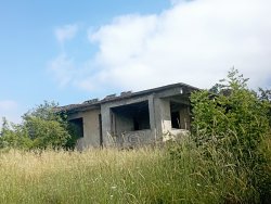 446 Ada, 10 Parsel Metruk Yapı İlanı