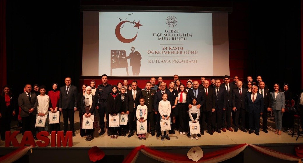 GEBZE’DE ÖĞRETMENLER GÜNÜ COŞKUSU