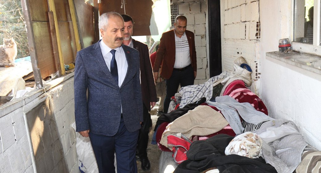 Başkan Büyükgöz Evi Yanan Vatandaşın Yanında