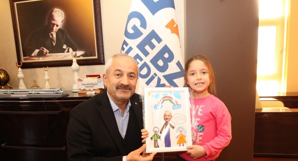 Minik öğrencilerden; Başkan Amcalarına Sürpriz Ziyaret