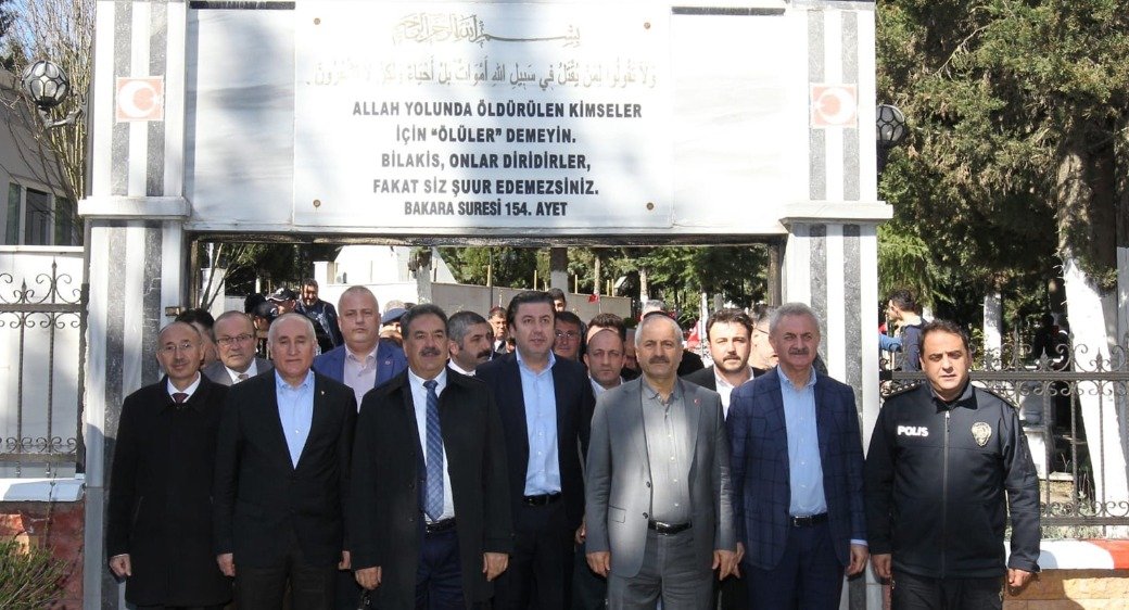 Başkan Büyükgöz’den Şehitlik Ziyareti