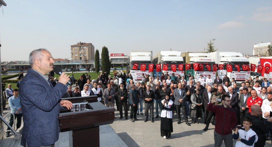 İdlib’e 10 TIR dolusu yardım malzemesi gönderildi
