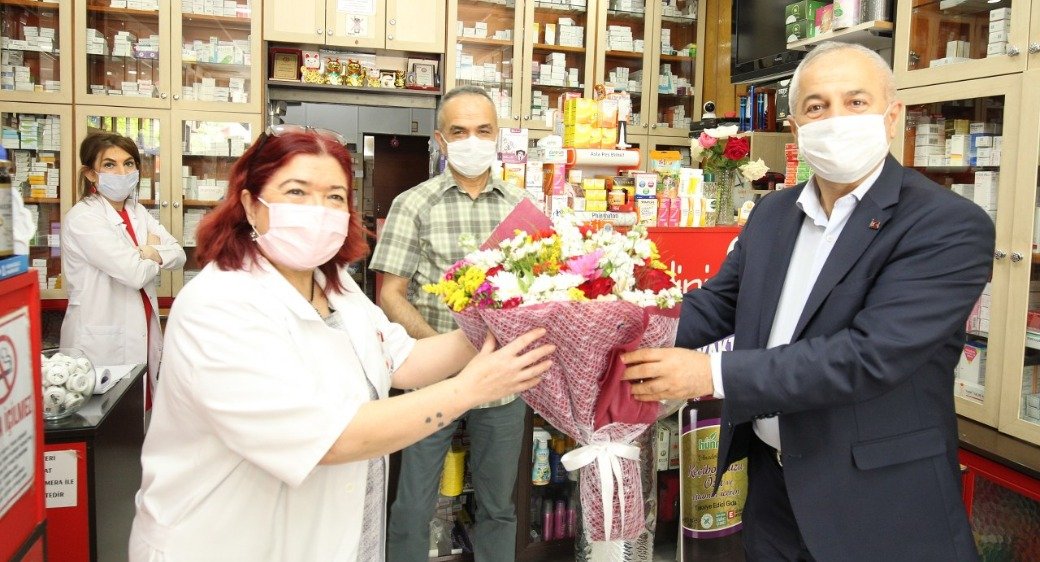 Başkan Büyükgöz Eczacılar Günü’nü Kutladı