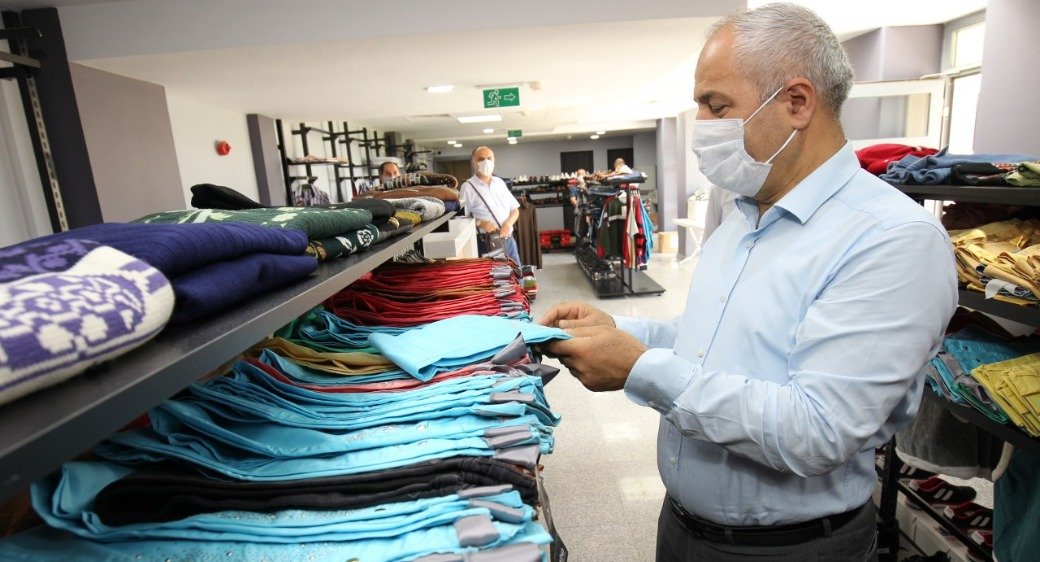 Elden Ele Gönül Çarşısı ihtiyaç sahibin yanında