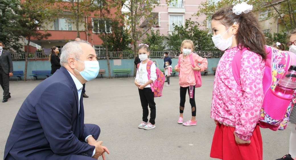 Başkan Büyükgöz miniklerin  heyecanına ortak oldu