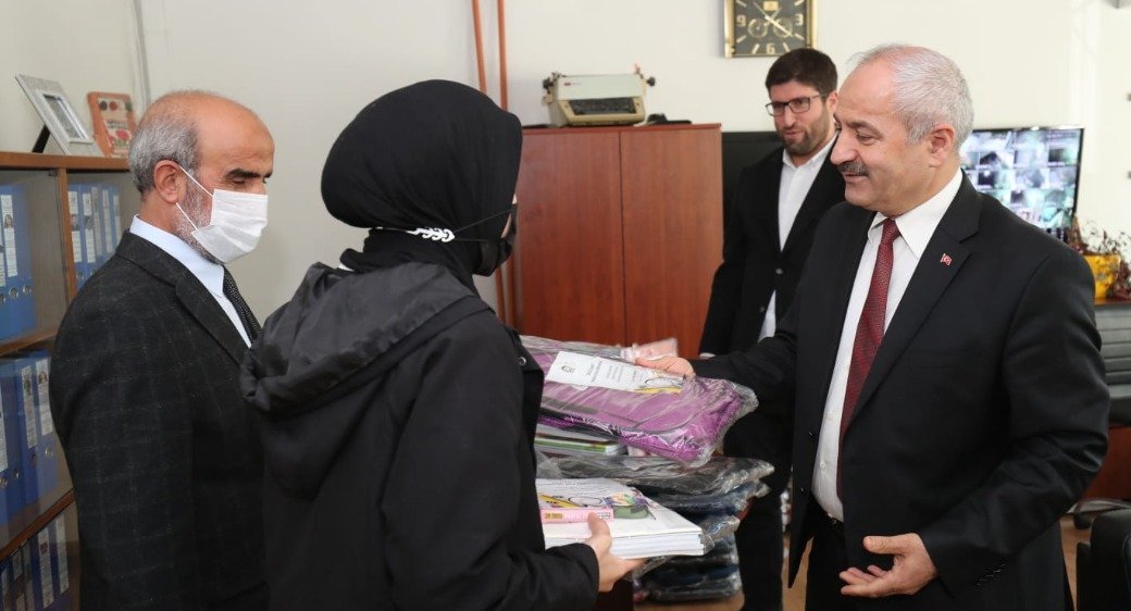 Başkan Büyükgöz’den gençlere tam destek