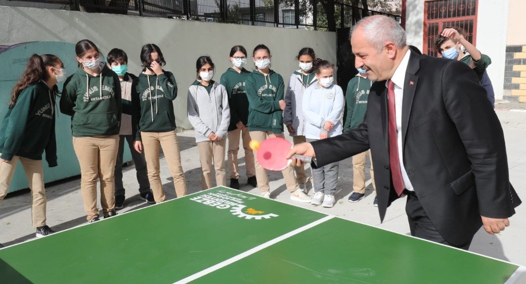Başkan Büyükgöz’den Gebzeli Öğrencilere Sportif Destek