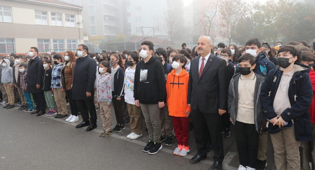 Kaymakam Güler ve Başkan Büyükgöz  İnönü’de Bayrak Töreninde   