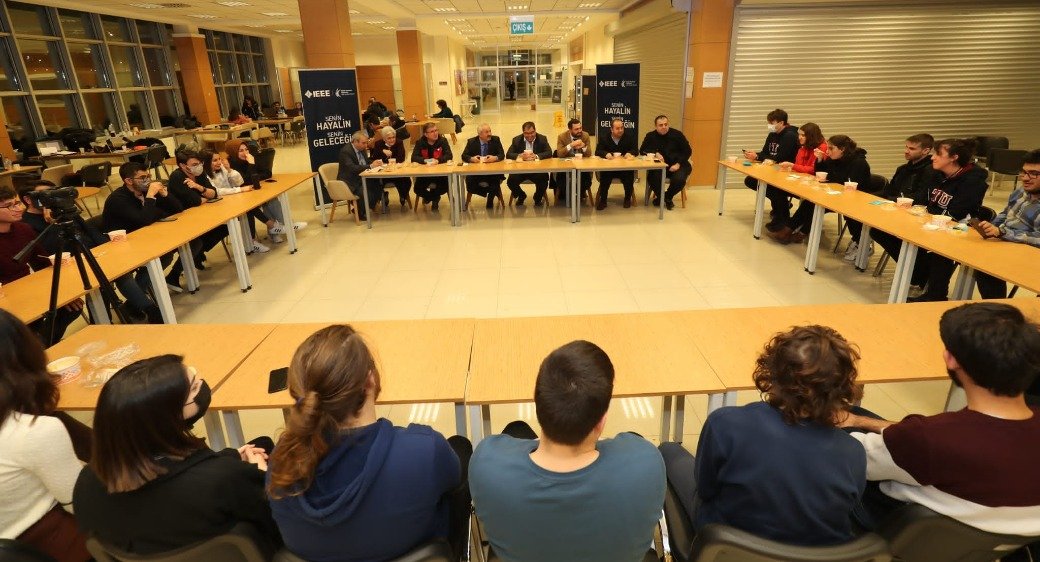 Başkan Büyükgöz’den GTÜ Öğrencilere Sürpriz Ziyaret