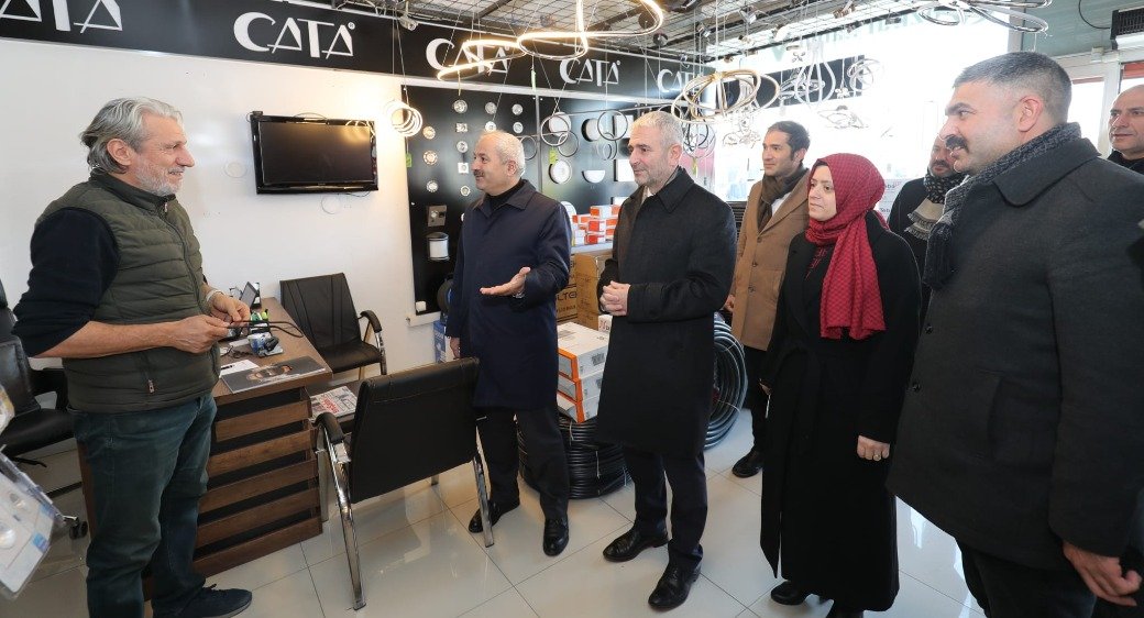 Başkanlardan Issıkgöl Esnaflarına Ziyaret