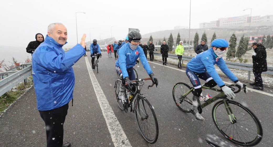 Zaferin Yıldönümünde Başkan Büyükgöz Çanakkale’ye Uğurladı