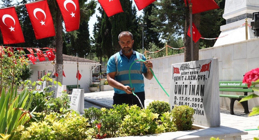 Mezarlık ve Şehitliklerde Kapsamlı Bakım Çalışması