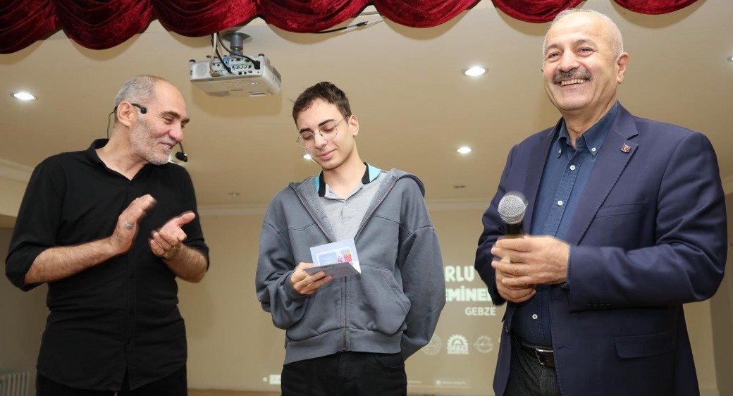 Ahmet Sula’dan Gebzeli Gençlere “Şuurlu Gençlik” Semineri