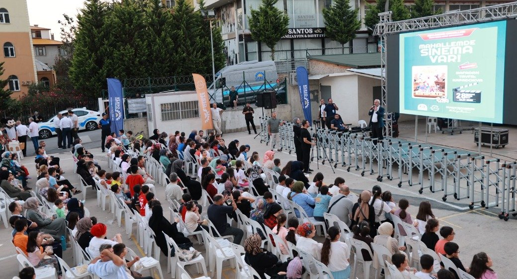 Mahallemde Sinema Var Başladı