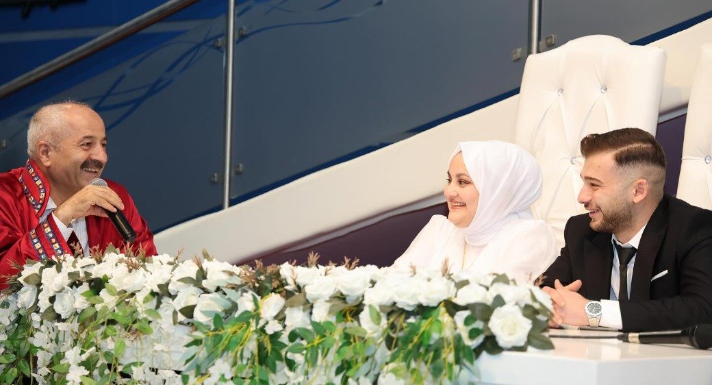 Başkan Büyükgöz Mutlu Günlerinde  Hemşerilerinin Yanında