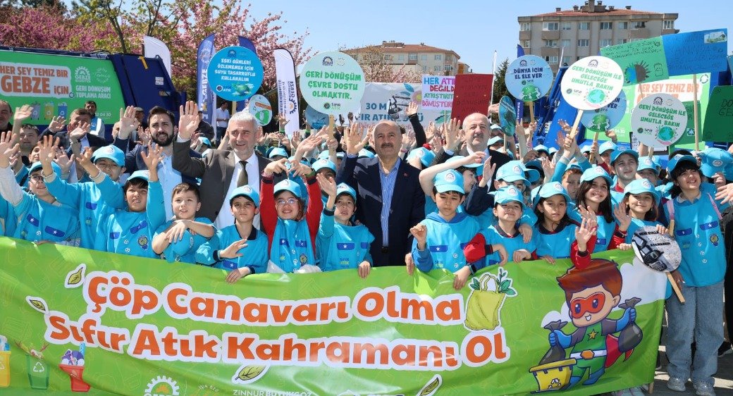 Gebze’de öğrencilerden “Sıfır Atık” Projesine destek yürüyüşü