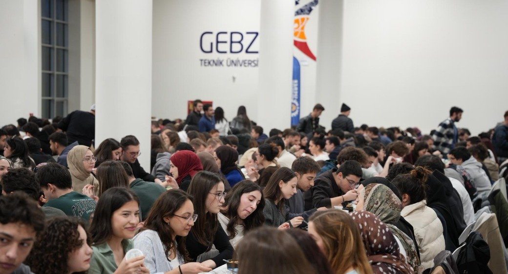 GEBZE BELEDİYESİ İFTAR SOFRASINI GEBZE TEKNİK ÜNİVERSİTESİ’NDE KURDU