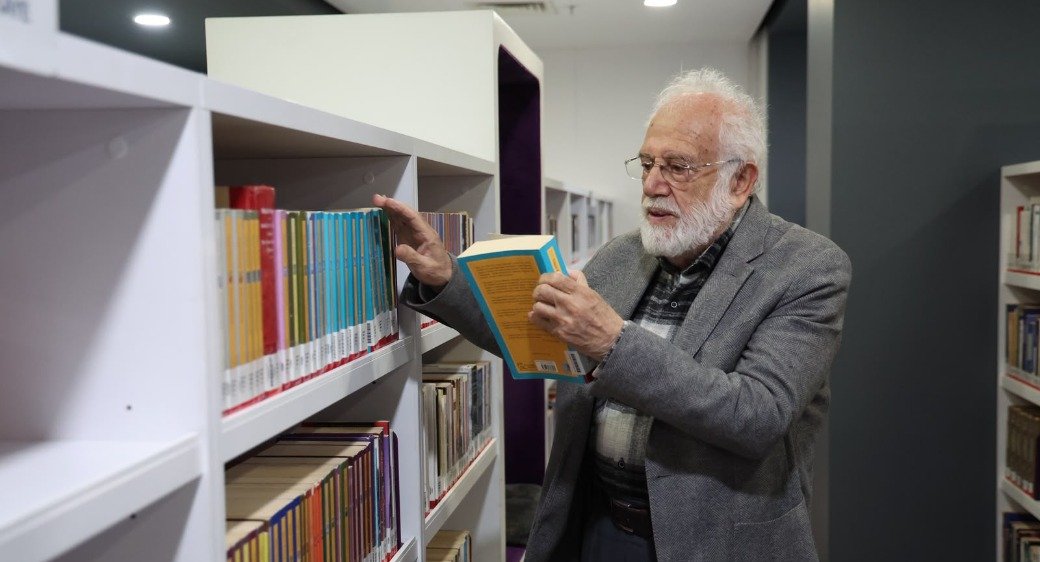 Prof. Dr. İhsan Süreyya Sırma’dan Çoban Mustafa Paşa Kütüphanesi’ne Ziyaret