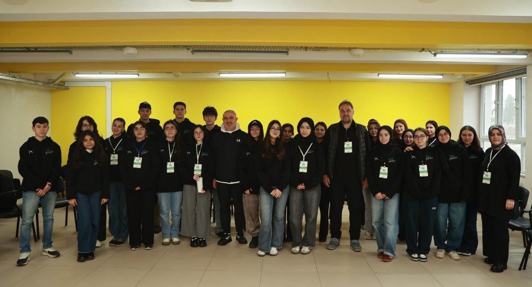 41 GENÇ, EĞİTİMLERİNİ SÜRDÜRÜYOR