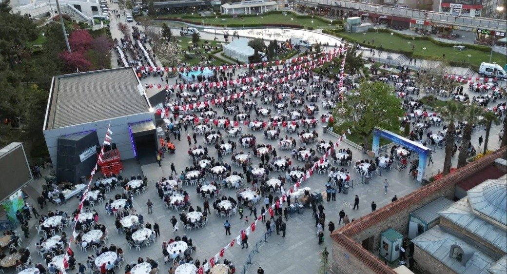 Gebze’de On Binleri Buluşturan İftar Programı