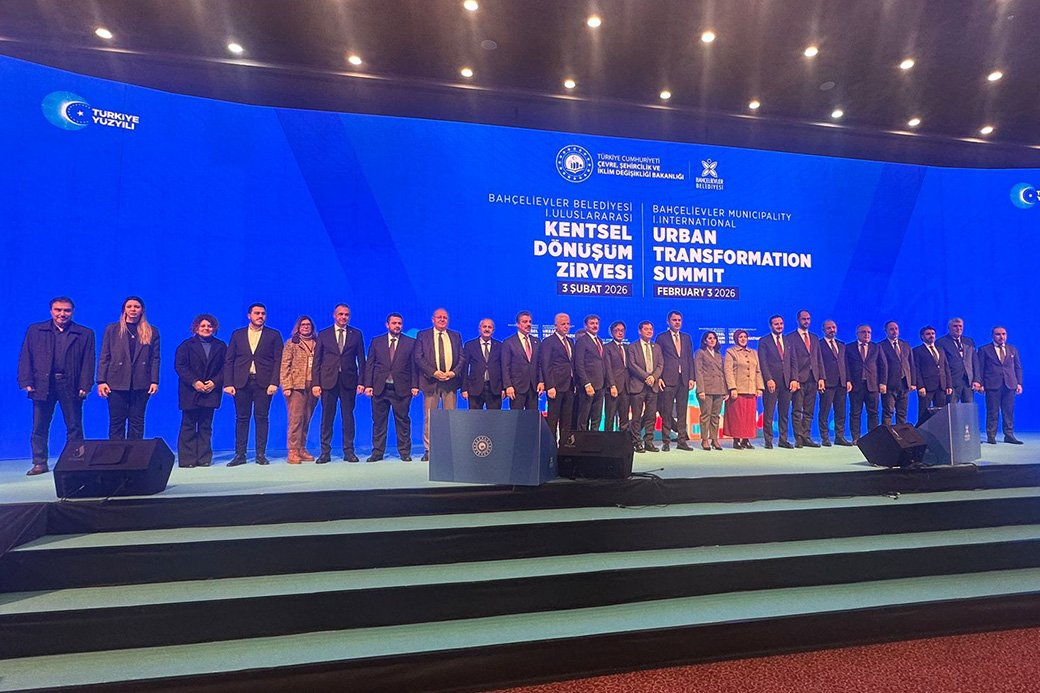 Başkan Büyükgöz, 1. Uluslararası Kentsel Dönüşüm Zirvesi’ne Katıldı