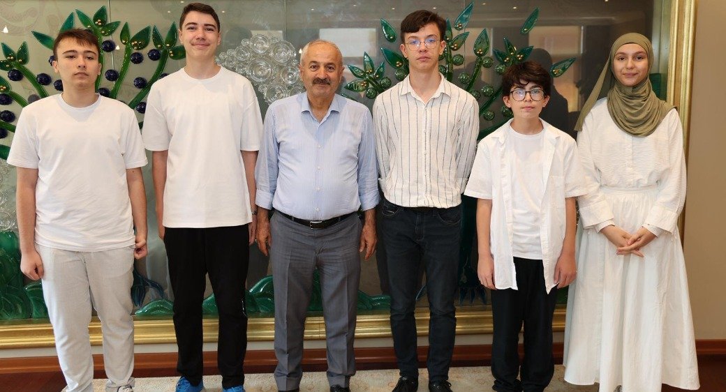 Başkan Büyükgöz LGS Birincilerini Ağırladı