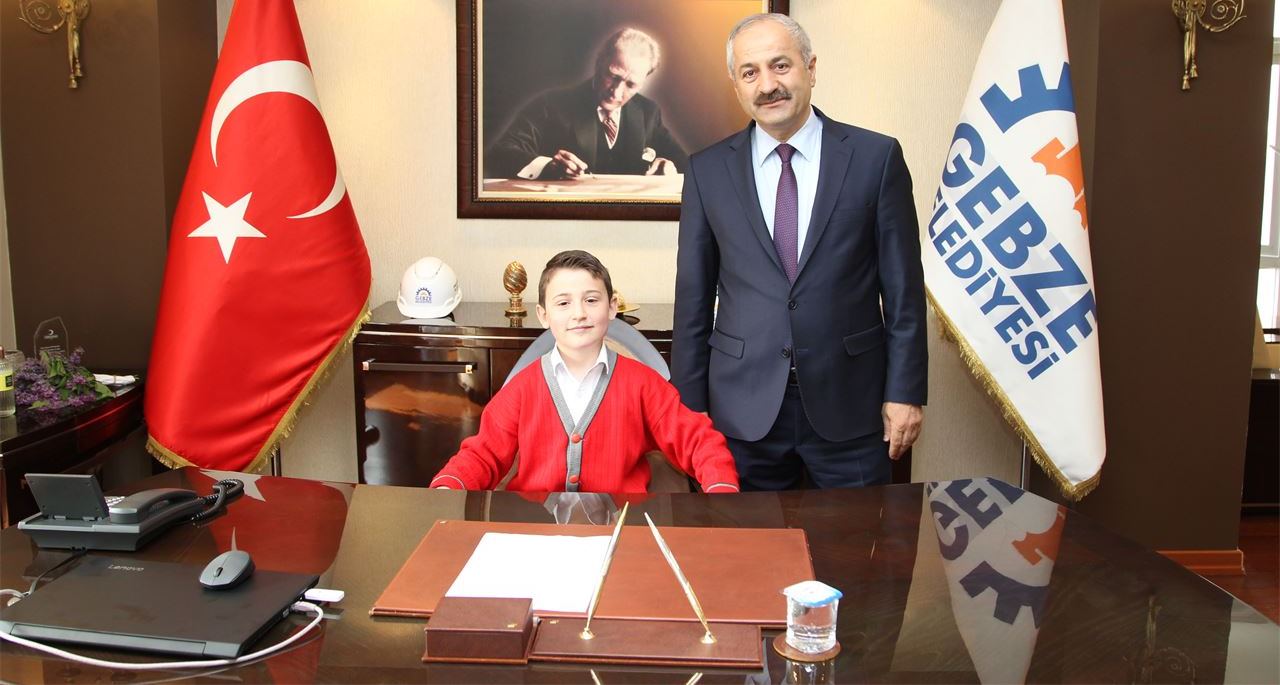 Başkan Büyükgöz koltuğunu devretti