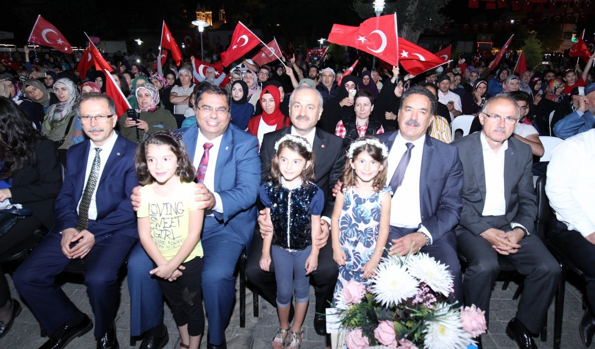 Gebze´de 15 Temmuz ve Milli Birlik Coşkusu