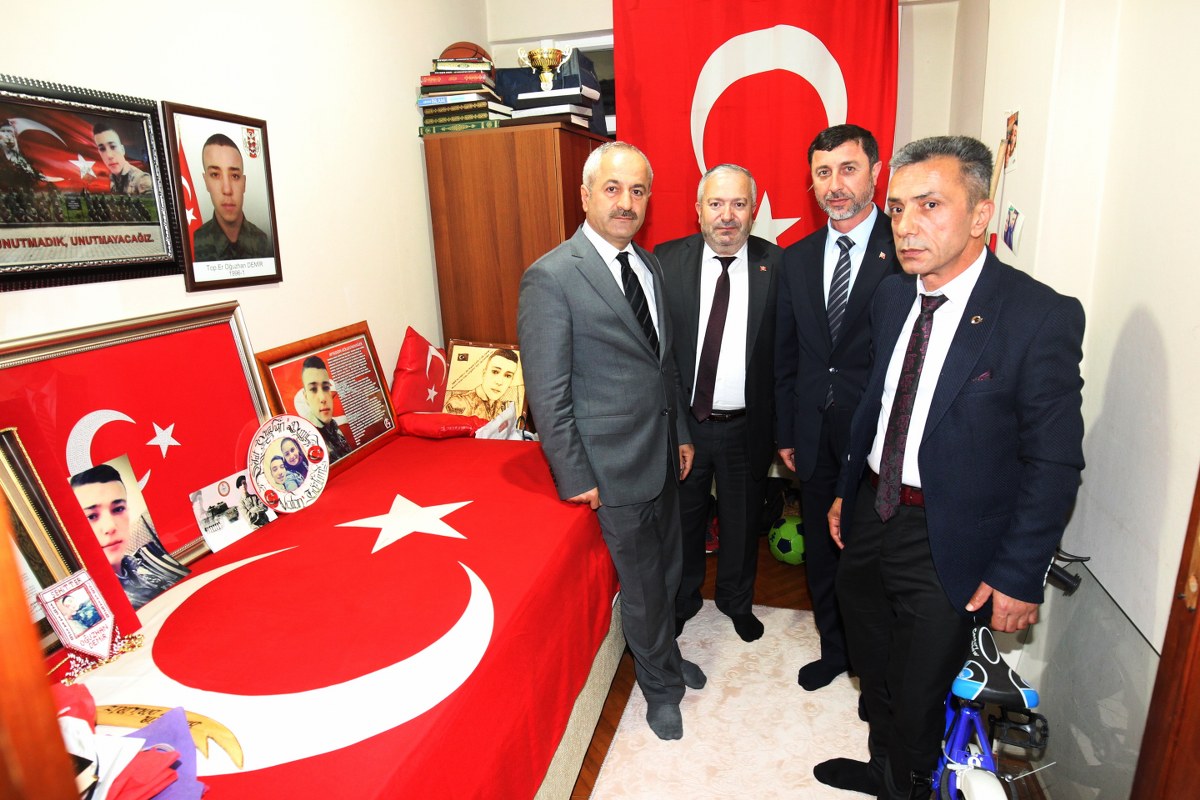 Başkan Büyükgöz Şehit Ailelerinin Yanında