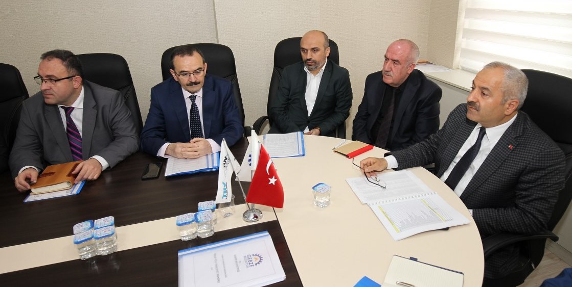 Başkan Büyükgöz müdürleri topladı