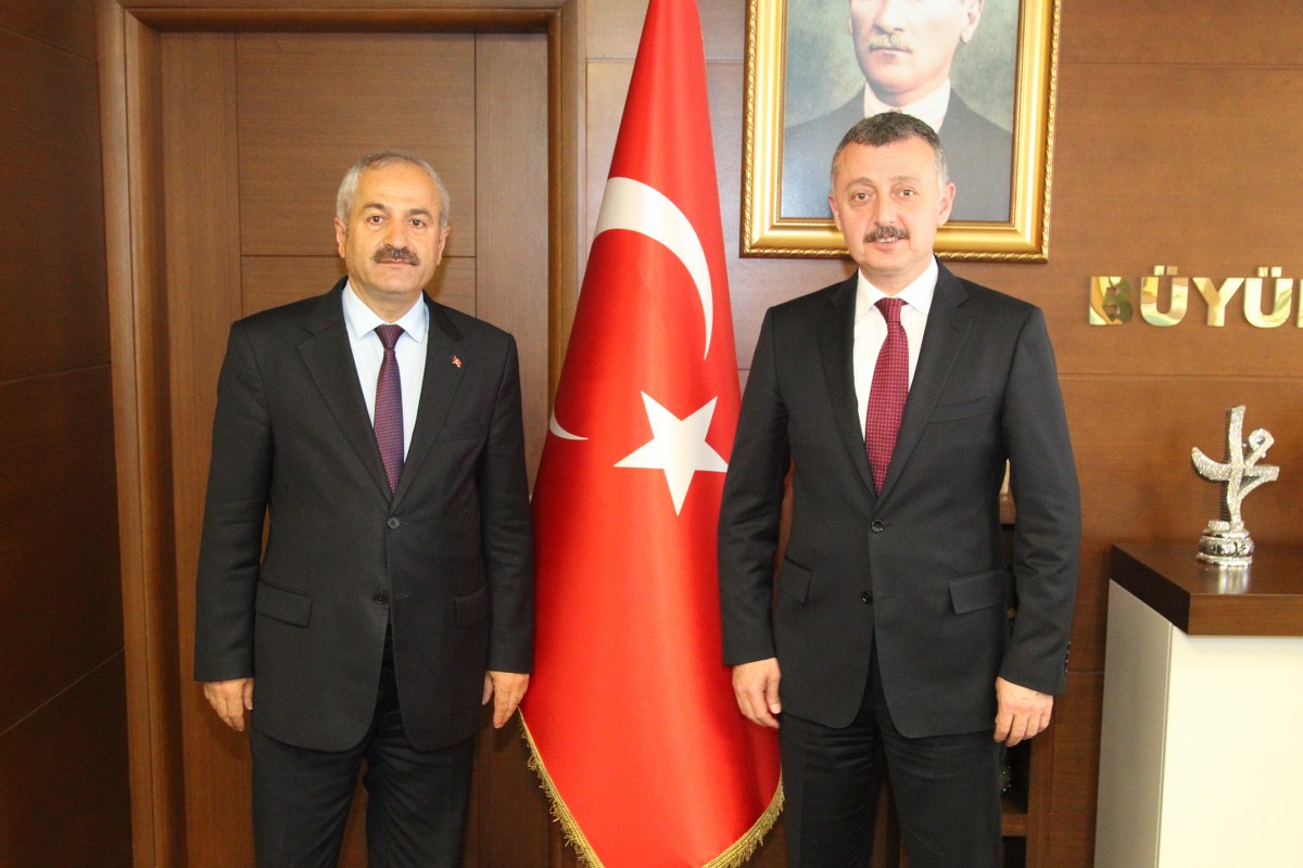 Başkan´dan Büyükşehir´e Hayırlı Olsun Ziyareti