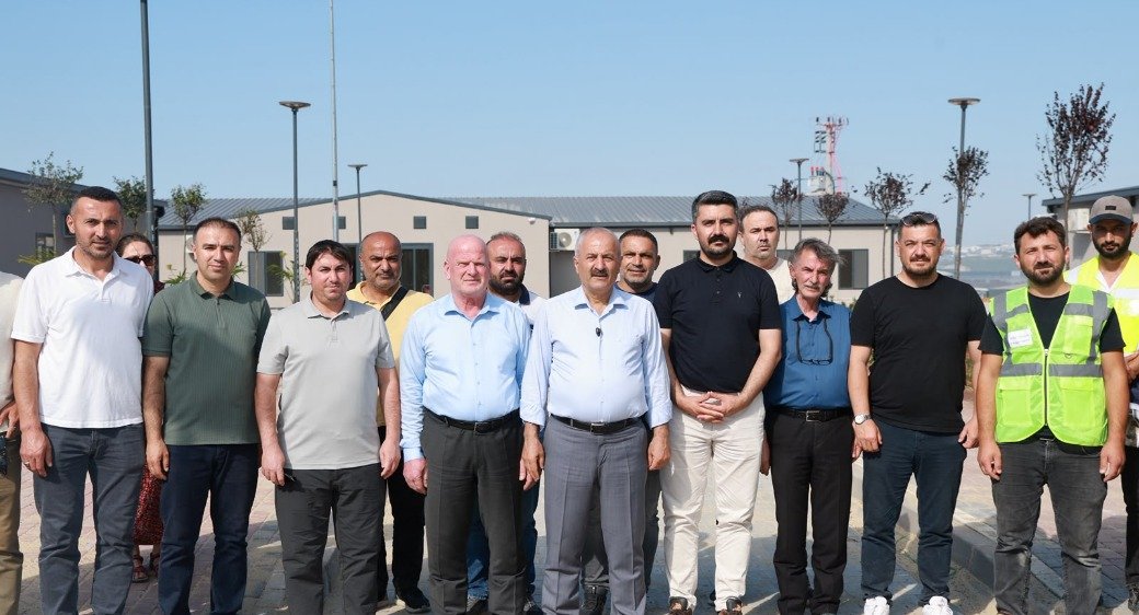Başkan Büyükgöz Geçici Kaymakamlık Hizmet Binasında İncelemelerde Bulundu