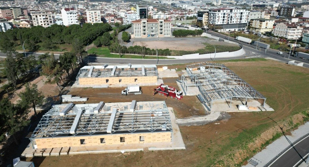 Başkan Büyükgöz Geçici Kaymakamlık Binasını İnceledi