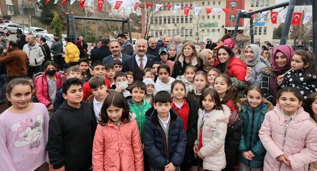 Başkan Büyükgöz’den Cumhuriyetli  çocuklara armağan konsept park