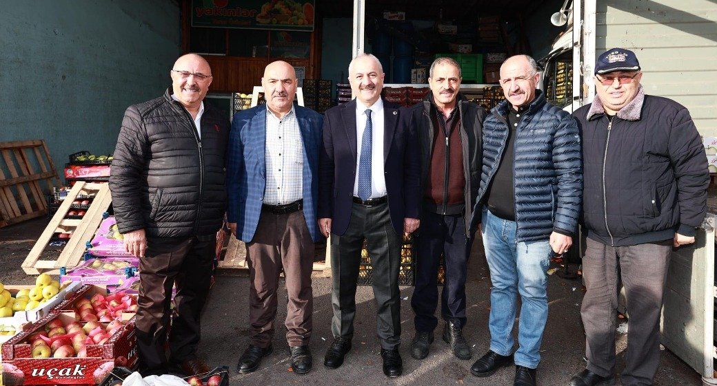 Başkan Büyükgöz Hal Esnafına Konuk Oldu