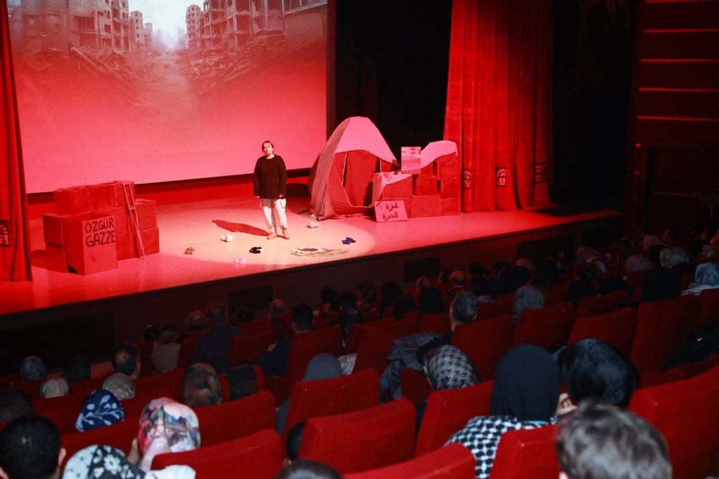 GKM’de “Gazze’nin Kadınları” Ayakta Alkışlandı