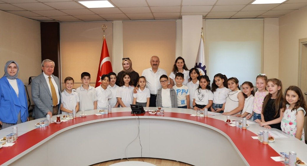 Minik Öğrencilerden Başkan Büyükgöz’e Ziyaret