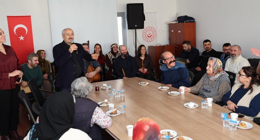 BAŞKAN BÜYÜKGÖZ’DEN HUZUREVİ SAKİNLERİNE MORAL ZİYARETİ