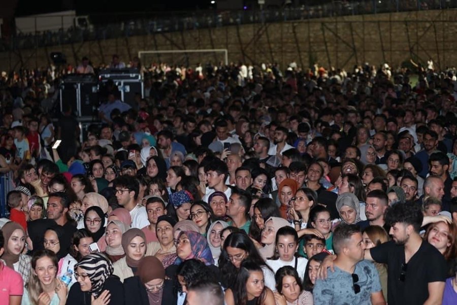 Binlerce Gebzeli Ekin Uzunlar Konserinde Buluştu