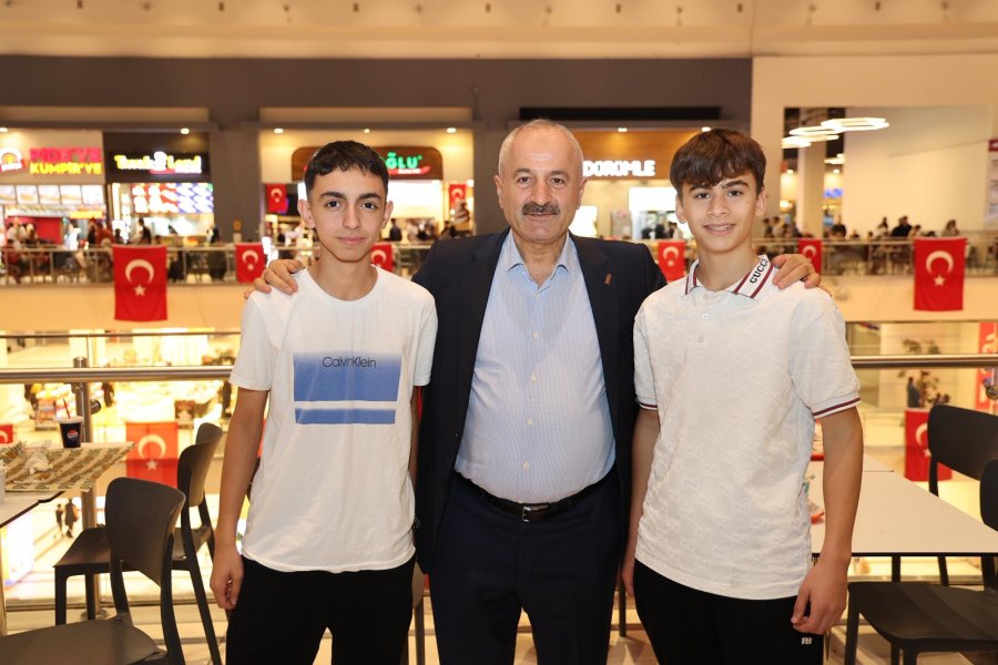 Başkan Büyükgöz’den Gebze Center Esnafına Ziyaret