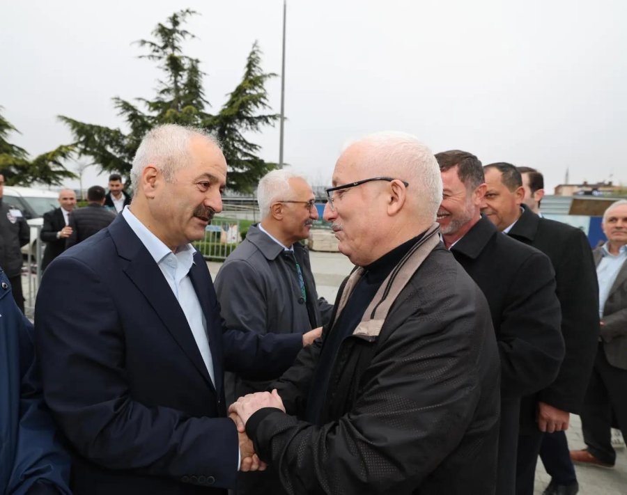 Gebzeliler meydanda bayramlaştı