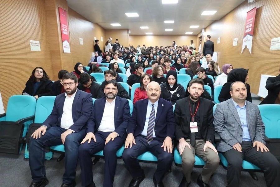 Başkan Büyükgöz Kariyer Günleri’nde Gençlerle Buluşuyor