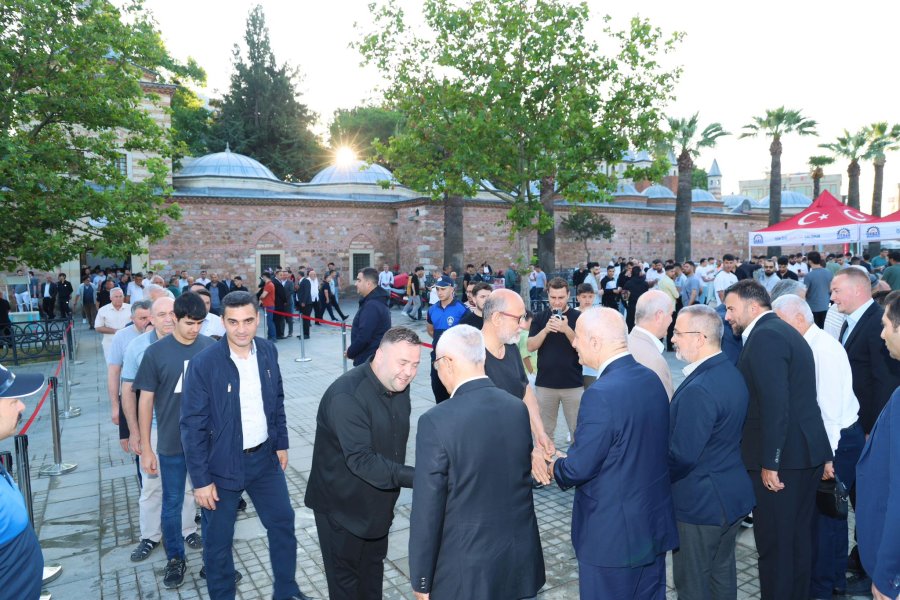 Gebzeliler Kent Meydanında Bayramlaştı