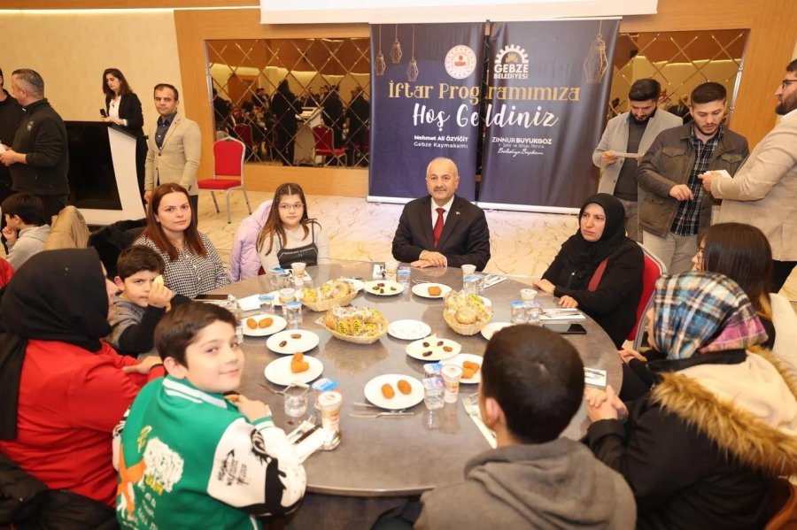 Başkan Büyükgöz yetim ve öksüzleri unutmadı   