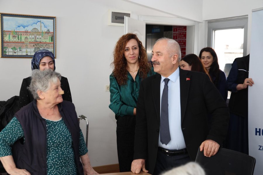 Başkan Büyükgöz, Barış Mahallesi’nde Huzurevi Sakinleriyle Bir Araya Geldi