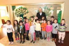 Minik öğrencilerden; Başkan Amcalarına Sürpriz Ziyaret