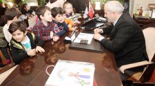 Minik öğrencilerden; Başkan Amcalarına Sürpriz Ziyaret