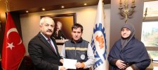 Duyarlı personeli; Başkan Büyükgöz Ödüllendirdi 